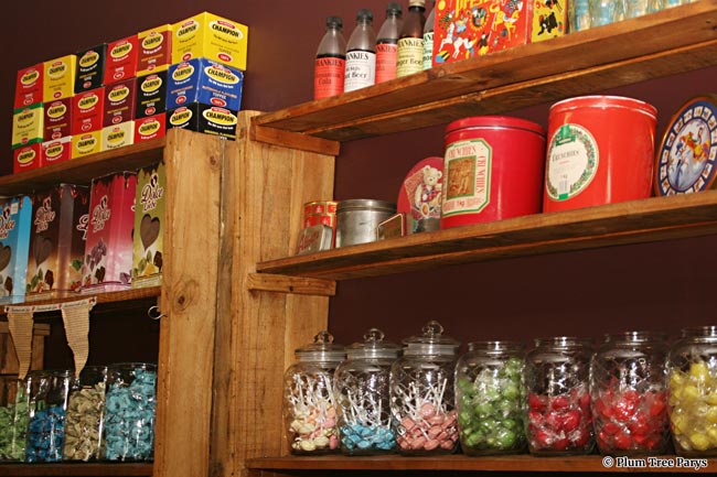 Plum Tree Parys Vintage Restaurant - Photo Gallery